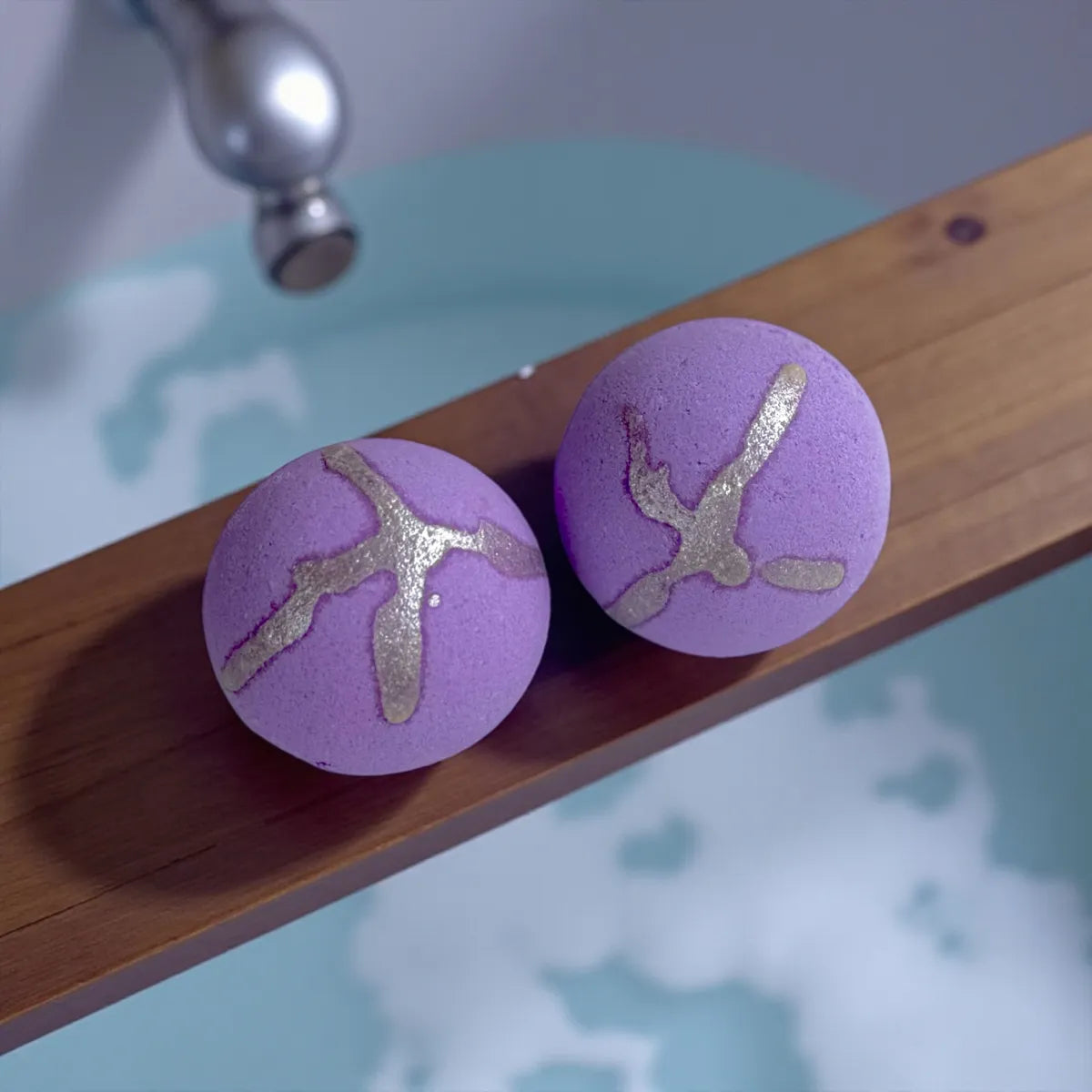 Frosted Sugar Plum Bath Bomb *Vegan*